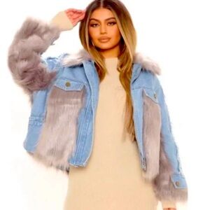Jean jacket with fur trim